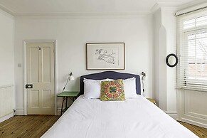 Beautiful Three Bed Abode Near Dollis Hill