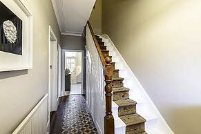 Beautiful Three Bed Abode Near Dollis Hill