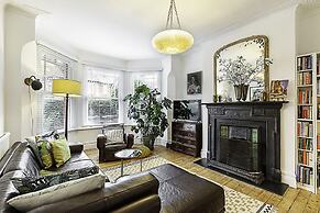 Beautiful Three Bed Abode Near Dollis Hill