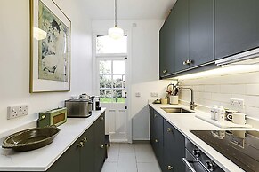 Beautiful Three Bed Abode Near Dollis Hill