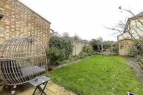 Beautiful Three Bed Abode Near Dollis Hill