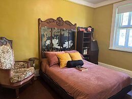 Le Salon des Inconnus