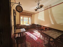 Le Salon des Inconnus