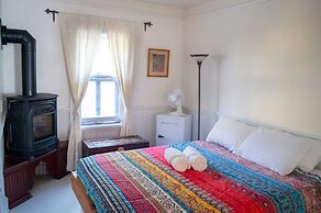 Le Salon des Inconnus