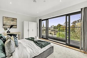 Beautiful Abode In Brentford