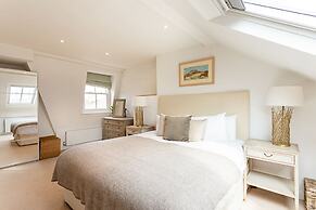 Bright and Spacious Penthouse With Terrace