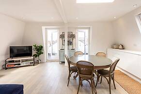 Bright and Spacious Penthouse With Terrace