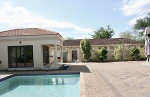 Titan Valley Guest House & Stargazing