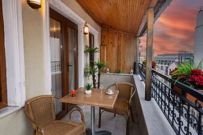 LINNGA HOTEL & SUITE