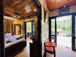 Anisa Mekong Riverside Villa