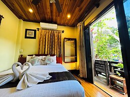 Anisa Mekong Riverside Villa