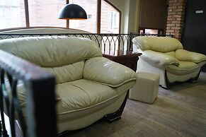 Aura Plaza Hotel