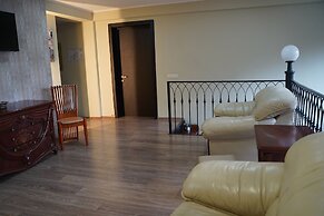 Aura Plaza Hotel