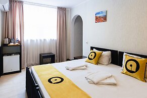 Aura Plaza Hotel