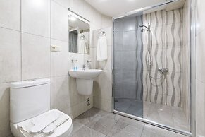 Aura Plaza Hotel