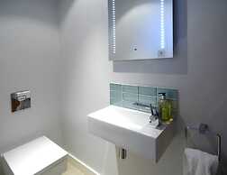 The Oars - Riverfront Property - From 300 Per Night