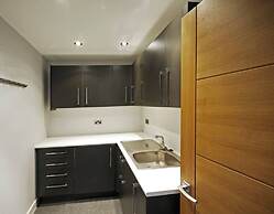 The Oars - Riverfront Property - From 300 Per Night