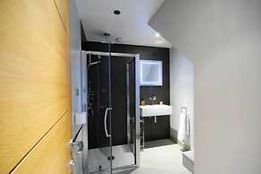 The Oars - Riverfront Property - From 300 Per Night