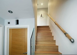 The Oars - Riverfront Property - From 300 Per Night