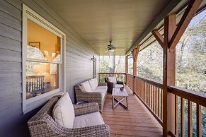Blowing Rock Escape w/ Covered Deck & Fire Pit