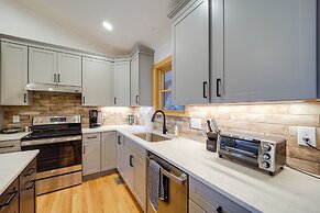 Blowing Rock Escape w/ Covered Deck & Fire Pit