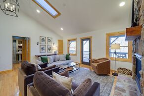 Blowing Rock Escape w/ Covered Deck & Fire Pit