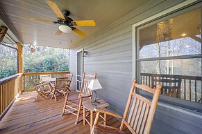 Blowing Rock Escape w/ Covered Deck & Fire Pit