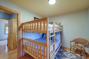 Blowing Rock Escape w/ Covered Deck & Fire Pit