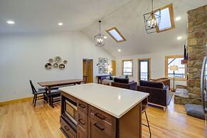 Blowing Rock Escape w/ Covered Deck & Fire Pit