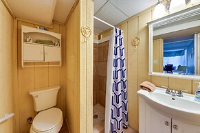 Salem Vacation Home w/ Dock: Steps to Paddock Lake