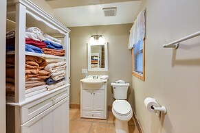 Salem Vacation Home w/ Dock: Steps to Paddock Lake