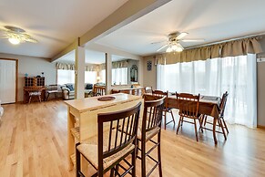 Salem Vacation Home w/ Dock: Steps to Paddock Lake