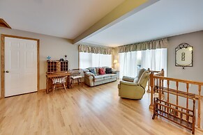 Salem Vacation Home w/ Dock: Steps to Paddock Lake