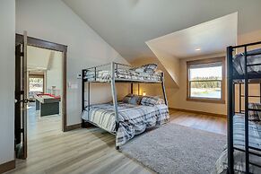 Spacious Mccall Home w/ Private Lake Access!