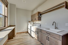 Spacious Mccall Home w/ Private Lake Access!