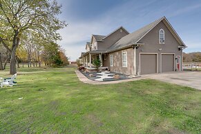 Spacious Anna Getaway w/ Pool Near Dtwn Mckinney!