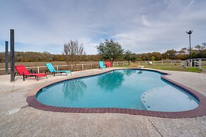 Spacious Anna Getaway w/ Pool Near Dtwn Mckinney!