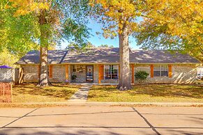 Norman Home w/ Fenced Yard & Grill: 1 Mi to OU!