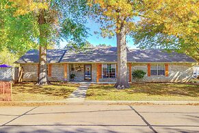 Norman Home w/ Fenced Yard & Grill: 1 Mi to OU!