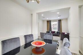 Spacious Houston Home w/ Patio, Grill & Fireplace!