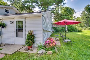 Chagrin Falls Home ~ 2 Mi to Town!