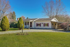 Hocking Hills Hideaway w/ Hot Tub & Fire Pit!