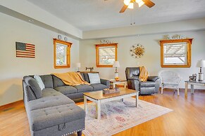 Hocking Hills Hideaway w/ Hot Tub & Fire Pit!