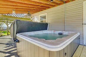Hocking Hills Hideaway w/ Hot Tub & Fire Pit!