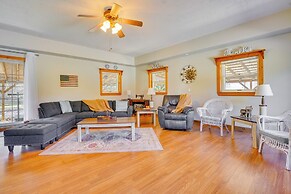 Hocking Hills Hideaway w/ Hot Tub & Fire Pit!