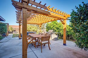 Seaside Home w/ Hot Tub & Patio: Close to Beaches!