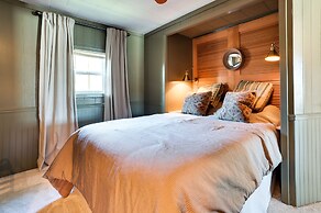 Chic Harrison Home: Walk to Wilson State Park!