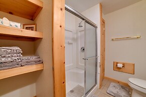 Romantic Afton Escape w/ Fire Pit & Scenic Views