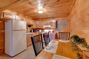 Romantic Afton Escape w/ Fire Pit & Scenic Views