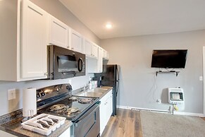 Cozy Missouri Escape w/ Balcony, Near Colleges!